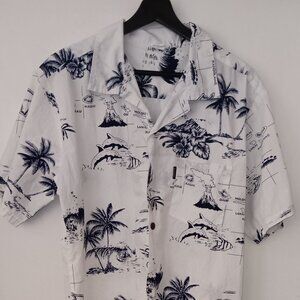 Palmwave Navy and White Men's Hawaiian Cotton Shirt Size M Used